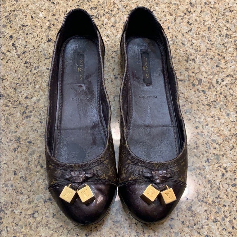 Louis Vuitton Monogram Flats 39